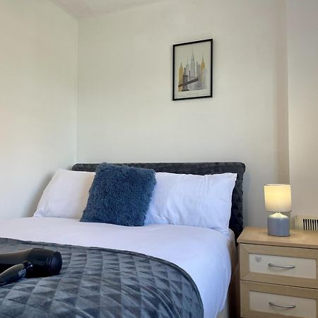 Hk Life Serviced Apartment , City Centre Swindon Ngoại thất bức ảnh