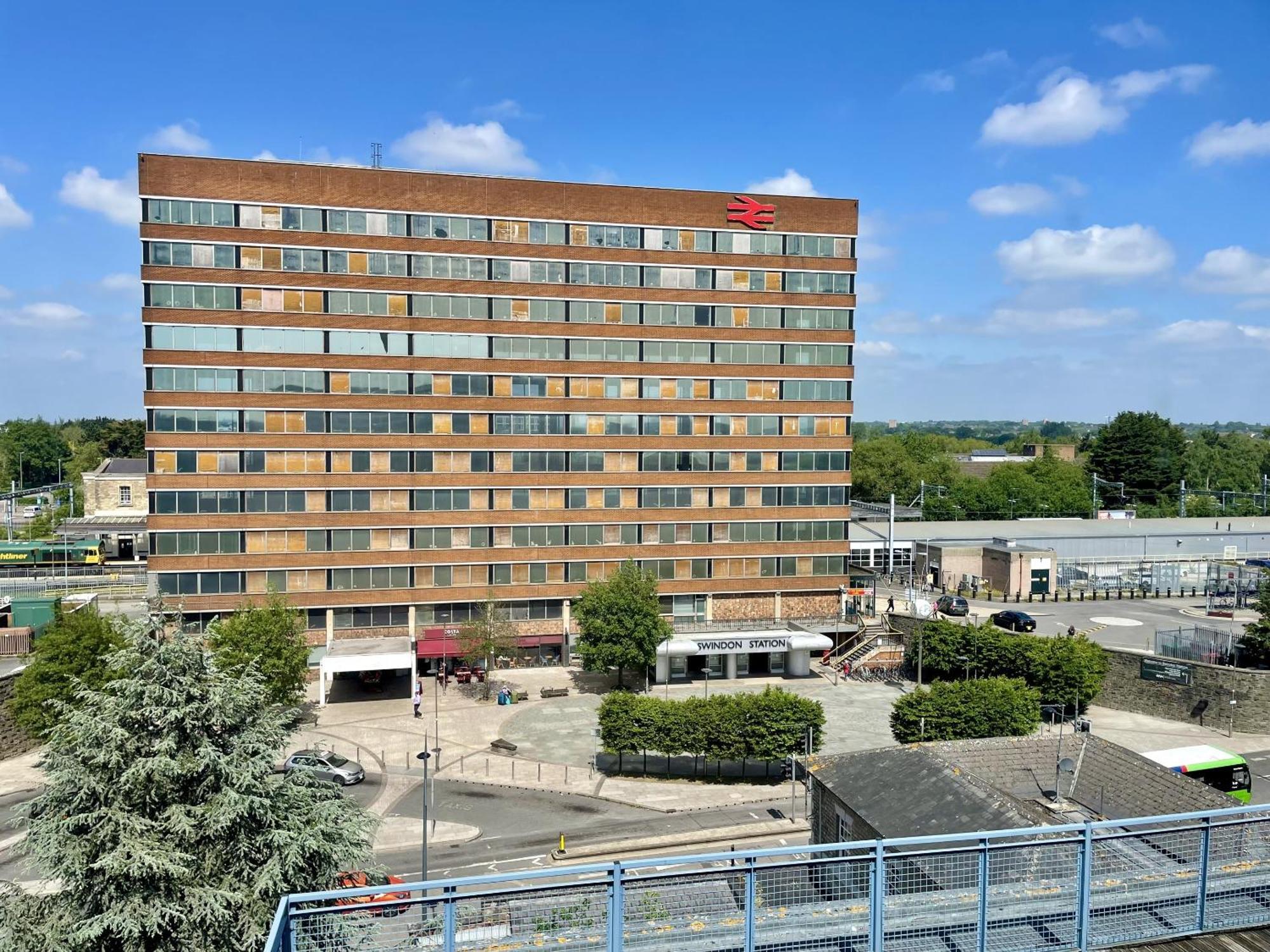 Hk Life Serviced Apartment , City Centre Swindon Ngoại thất bức ảnh